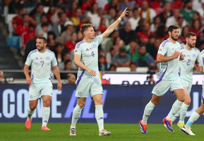 Ronaldo ghi bàn thắng thứ 901, Bồ Đào Nha ngược dòng hạ gục Scotland- Ảnh 1. Ronaldo ghi bàn thắng thứ 901, Bồ Đào Nha ngược dòng hạ gục Scotland- Ảnh 1.