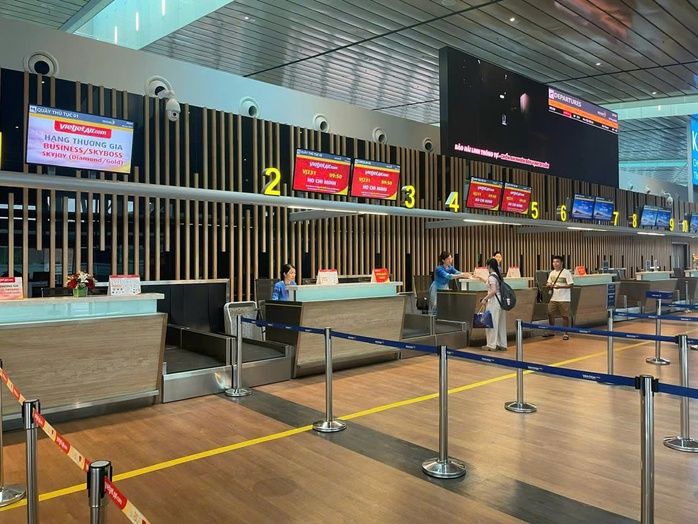 Sân bay mở cửa trở lại, hàng không tấp nập hoạt động sau bão Yagi- Ảnh 5.
