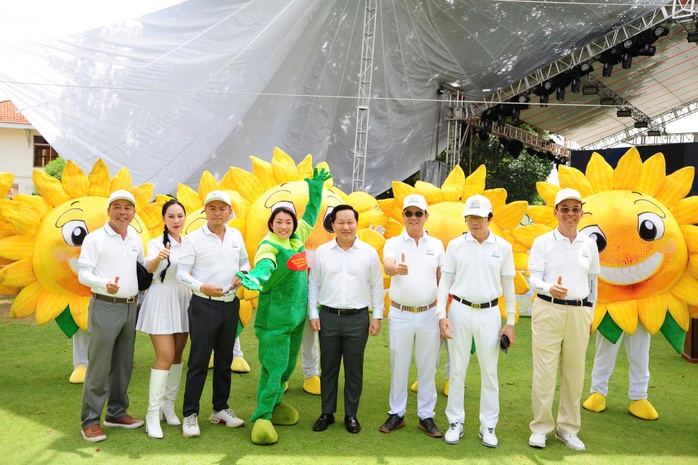 Quyên góp từ thiện hơn 40 tỉ đồng tại Giải Golf Thủ Đức Open 2024- Ảnh 4. Quyên góp từ thiện hơn 40 tỉ đồng tại Giải Golf Thủ Đức Open 2024- Ảnh 4.