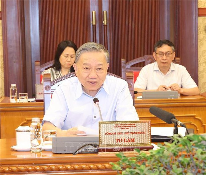 Tổng Bí thư, Chủ tịch nước Tô Lâm chủ trì họp Bộ Chính trị chỉ đạo việc khắc phục hậu quả bão số 3- Ảnh 1. Tổng Bí thư, Chủ tịch nước Tô Lâm chủ trì họp Bộ Chính trị chỉ đạo việc khắc phục hậu quả bão số 3- Ảnh 1.