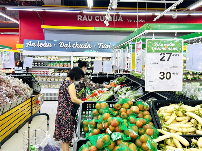 Giá rau xanh ở chợ tăng tới 20% sau bão- Ảnh 2. Giá rau xanh ở chợ tăng tới 20% sau bão- Ảnh 2.