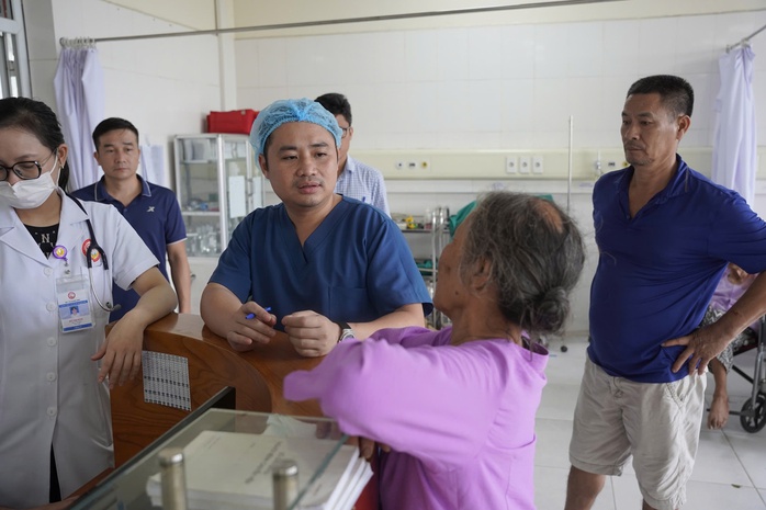 VIDEO: Nhiều bệnh viện tan hoang sau bão số 3- Ảnh 18. VIDEO: Nhiều bệnh viện tan hoang sau bão số 3- Ảnh 18.