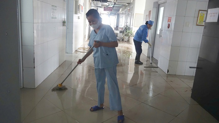 VIDEO: Nhiều bệnh viện tan hoang sau bão số 3- Ảnh 13. VIDEO: Nhiều bệnh viện tan hoang sau bão số 3- Ảnh 13.