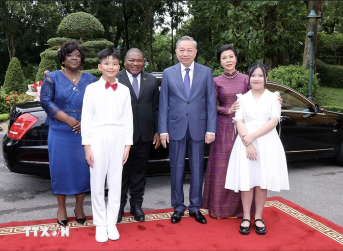 Tổng Bí thư, Chủ tịch nước Tô Lâm chủ trì lễ đón chính thức Tổng thống Mozambique- Ảnh 1. Tổng Bí thư, Chủ tịch nước Tô Lâm chủ trì lễ đón chính thức Tổng thống Mozambique- Ảnh 1.