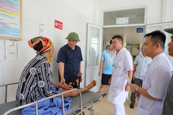 VIDEO: Nhiều bệnh viện tan hoang sau bão số 3- Ảnh 12. VIDEO: Nhiều bệnh viện tan hoang sau bão số 3- Ảnh 12.