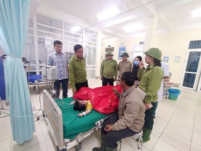 Nhiều tình cảm gửi tới người dân chịu thiệt hại bởi bão số 3- Ảnh 2. Nhiều tình cảm gửi tới người dân chịu thiệt hại bởi bão số 3- Ảnh 2.