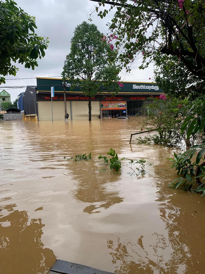 Lũ báo động ở Thái Nguyên, nhiều người dân kêu cứu- Ảnh 3. Lũ báo động ở Thái Nguyên, nhiều người dân kêu cứu- Ảnh 3.