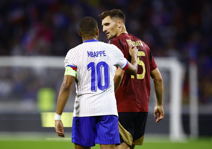 Pháp giật 3 điểm "bảng tử thần" Nations League, Ý nhẹ nhàng toàn thắng- Ảnh 5. Pháp giật 3 điểm "bảng tử thần" Nations League, Ý nhẹ nhàng toàn thắng- Ảnh 5.