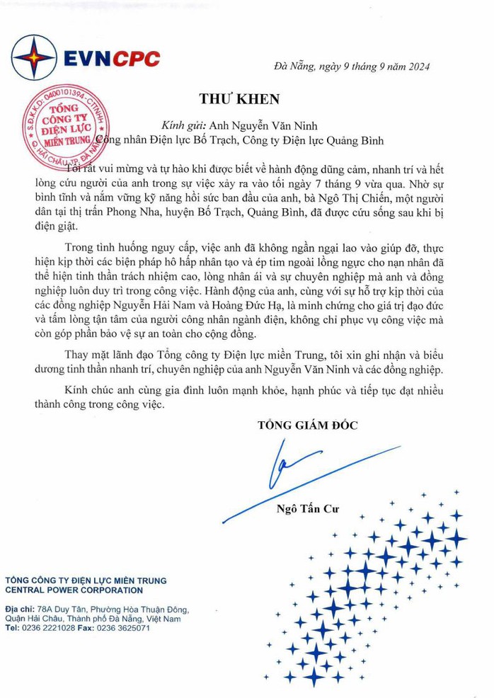Tổng Giám đốc EVNCPC khen thưởng nhóm công nhân Điện lực Bố Trạch cứu người bị điện giật- Ảnh 3. Tổng Giám đốc EVNCPC khen thưởng nhóm công nhân Điện lực Bố Trạch cứu người bị điện giật- Ảnh 3.