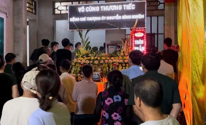 Quê nhà tiếc thương đại úy quân đội hy sinh khi phòng chống bão số 3- Ảnh 3. Quê nhà tiếc thương đại úy quân đội hy sinh khi phòng chống bão số 3- Ảnh 3.