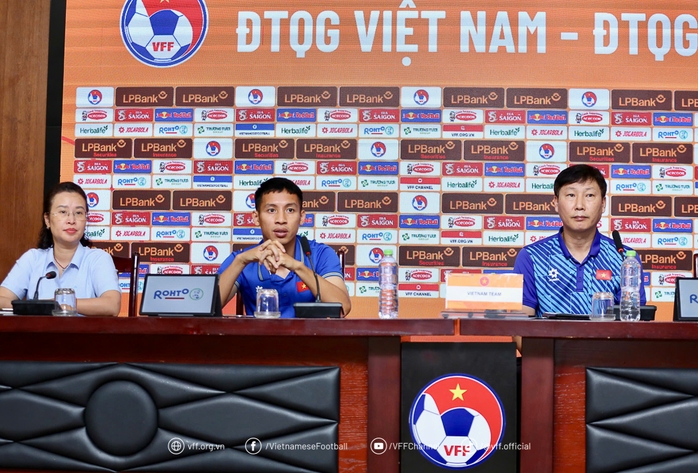 Tiền vệ Đỗ Hùng Dũng nói gì trước trận tái đấu tuyển Thái Lan?- Ảnh 1. Tiền vệ Đỗ Hùng Dũng nói gì trước trận tái đấu tuyển Thái Lan?- Ảnh 1.