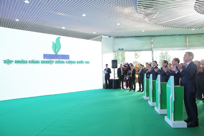 Tập đoàn năng lượng có doanh thu vượt 1 triệu tỉ đồng sẽ tinh gọn bộ máy- Ảnh 1. Tập đoàn năng lượng có doanh thu vượt 1 triệu tỉ đồng sẽ tinh gọn bộ máy- Ảnh 1.