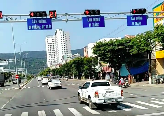 Cục CSGT nói về việc đề xuất, thí điểm bỏ đếm giây đèn đỏ?- Ảnh 1. Cục CSGT nói về việc đề xuất, thí điểm bỏ đếm giây đèn đỏ?- Ảnh 1.