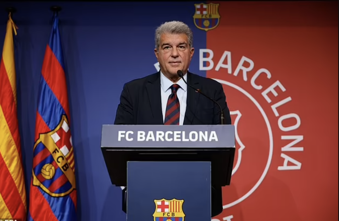 La Liga từ chối đăng ký Dani Olmo, Barcelona sắp mất trắng sao 60 triệu euro- Ảnh 3. La Liga từ chối đăng ký Dani Olmo, Barcelona sắp mất trắng sao 60 triệu euro- Ảnh 3.
