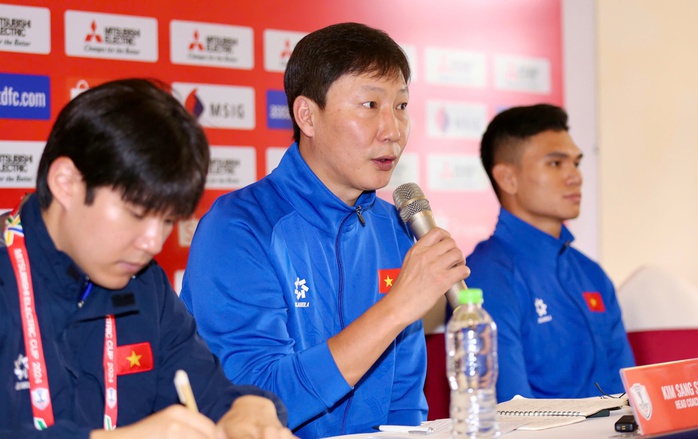 HLV Kim Sang-sik: Tuyển Việt Nam đến Thái Lan để đánh bại đội chủ nhà- Ảnh 4. HLV Kim Sang-sik: Tuyển Việt Nam đến Thái Lan để đánh bại đội chủ nhà- Ảnh 4.