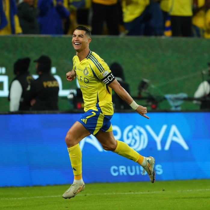 Ronaldo lập kỷ lục "khủng" với 24 năm liên tục, kèm lời nhắn- Ảnh 1. Ronaldo lập kỷ lục "khủng" với 24 năm liên tục, kèm lời nhắn- Ảnh 1.