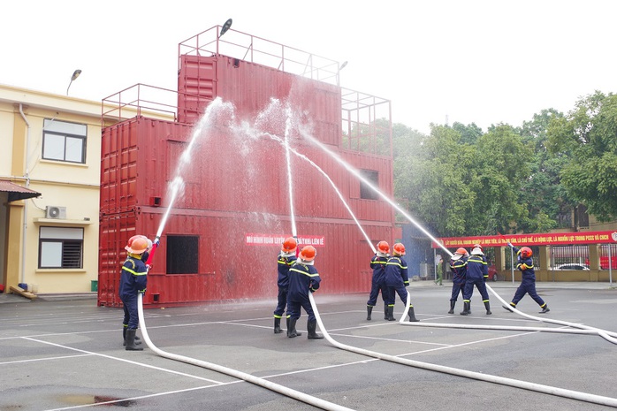 Nhật Bản viện trợ 5 xe chữa cháy- Ảnh 3. Nhật Bản viện trợ 5 xe chữa cháy- Ảnh 3.