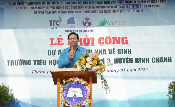 Xây mới, sửa chữa 5 nhà vệ sinh trị giá 5 tỉ đồng phục vụ 1.000 học sinh- Ảnh 2. Xây mới, sửa chữa 5 nhà vệ sinh trị giá 5 tỉ đồng phục vụ 1.000 học sinh- Ảnh 2.