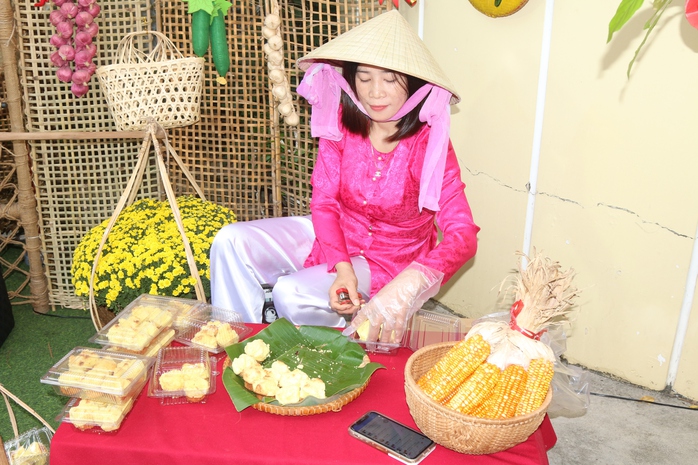 Người lao động Nha Trang vui chợ Tết Công đoàn- Ảnh 7. Người lao động Nha Trang vui chợ Tết Công đoàn- Ảnh 7.