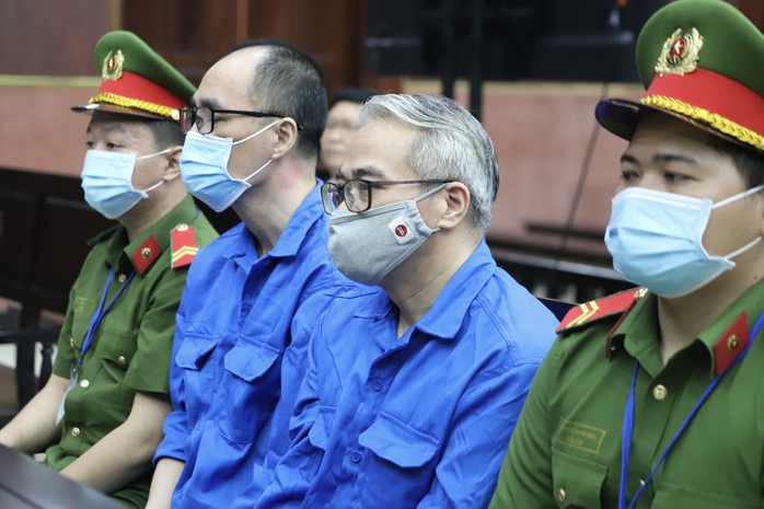 Nộp thêm tiền khắc phục hậu quả, nhiều bị cáo vụ đăng kiểm được đề nghị giảm án- Ảnh 1. Nộp thêm tiền khắc phục hậu quả, nhiều bị cáo vụ đăng kiểm được đề nghị giảm án- Ảnh 1.