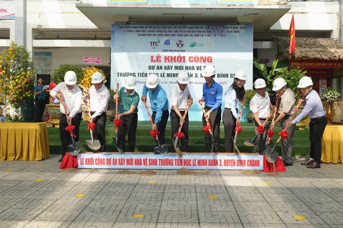 Xây mới, sửa chữa 5 nhà vệ sinh trị giá 5 tỉ đồng phục vụ 1.000 học sinh- Ảnh 1. Xây mới, sửa chữa 5 nhà vệ sinh trị giá 5 tỉ đồng phục vụ 1.000 học sinh- Ảnh 1.