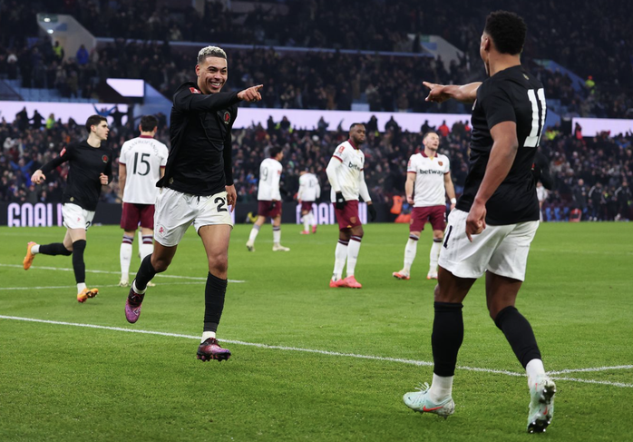 Aston Villa ngược dòng đẳng cấp, phá hỏng ngày ra mắt của HLV Graham Potter- Ảnh 5. Aston Villa ngược dòng đẳng cấp, phá hỏng ngày ra mắt của HLV Graham Potter- Ảnh 5.