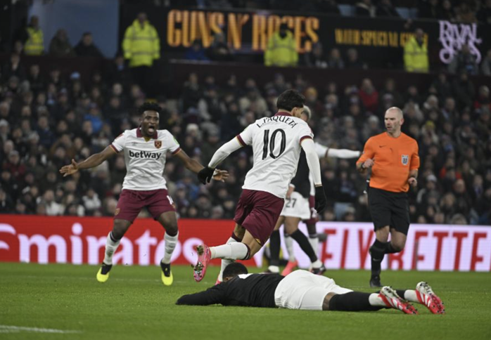 Aston Villa ngược dòng đẳng cấp, phá hỏng ngày ra mắt của HLV Graham Potter- Ảnh 2. Aston Villa ngược dòng đẳng cấp, phá hỏng ngày ra mắt của HLV Graham Potter- Ảnh 2.