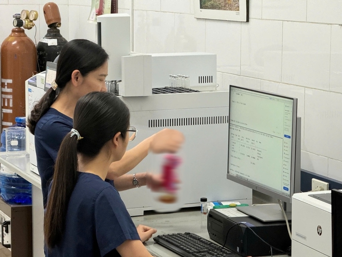 Thanh niên tử vong sau bữa nhậu vì ngộ độc rượu- Ảnh 2. Thanh niên tử vong sau bữa nhậu vì ngộ độc rượu- Ảnh 2.