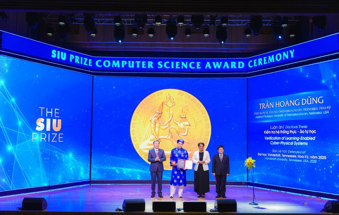Lộ diện chủ nhân giải SIU Prize Computer Science- Ảnh 1. Lộ diện chủ nhân giải SIU Prize Computer Science- Ảnh 1.