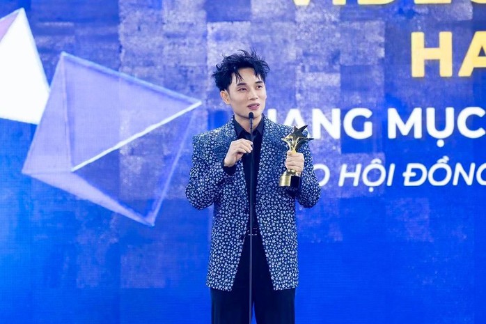 Phương Anh Đào thắng giải "Ngôi sao xanh 2024"- Ảnh 2. Phương Anh Đào thắng giải "Ngôi sao xanh 2024"- Ảnh 2.
