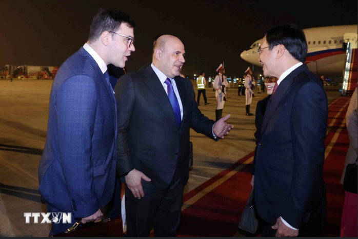 Thủ tướng Nga tới Hà Nội, bắt đầu thăm chính thức Việt Nam- Ảnh 6. Thủ tướng Nga tới Hà Nội, bắt đầu thăm chính thức Việt Nam- Ảnh 6.