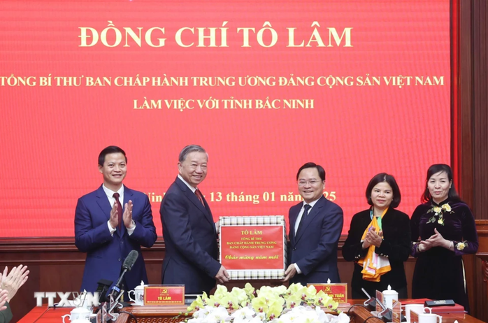 Tổng Bí thư Tô Lâm thăm và làm việc tại tỉnh Bắc Ninh- Ảnh 3. Tổng Bí thư Tô Lâm thăm và làm việc tại tỉnh Bắc Ninh- Ảnh 3.