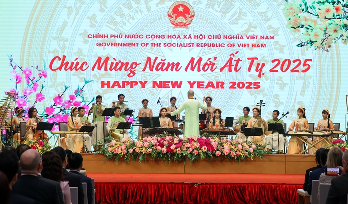 Thủ tướng và Phu nhân chủ trì chiêu đãi các Đại sứ, Trưởng đại diện tổ chức quốc tế- Ảnh 7. Thủ tướng và Phu nhân chủ trì chiêu đãi các Đại sứ, Trưởng đại diện tổ chức quốc tế- Ảnh 7.
