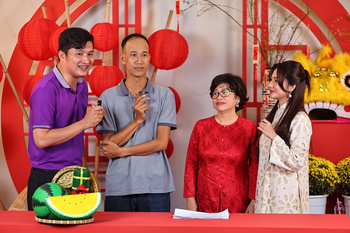 Nghệ sĩ, KOLs, Thành Đoàn chia sẻ với hoàn cảnh trên livestream Nghệ sĩ, KOLs, Thành Đoàn chia sẻ với hoàn cảnh trên livestream