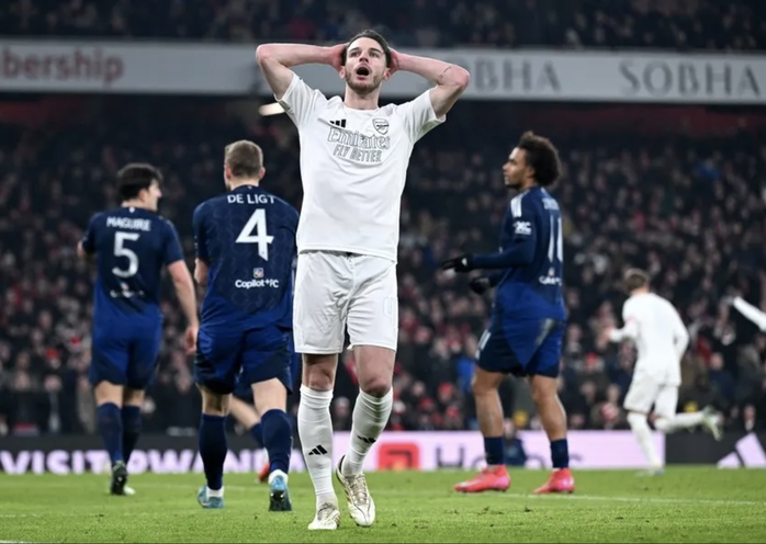 Thủ thành Bayindir hóa người hùng, Man United loại Arsenal sau loạt 11 m- Ảnh 5. Thủ thành Bayindir hóa người hùng, Man United loại Arsenal sau loạt 11 m- Ảnh 5.