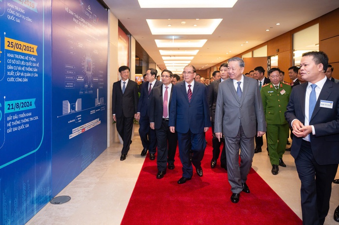 Tổng Bí thư Tô Lâm dự hội nghị toàn quốc về đột phá phát triển khoa học, công nghệ- Ảnh 1. Tổng Bí thư Tô Lâm dự hội nghị toàn quốc về đột phá phát triển khoa học, công nghệ- Ảnh 1.