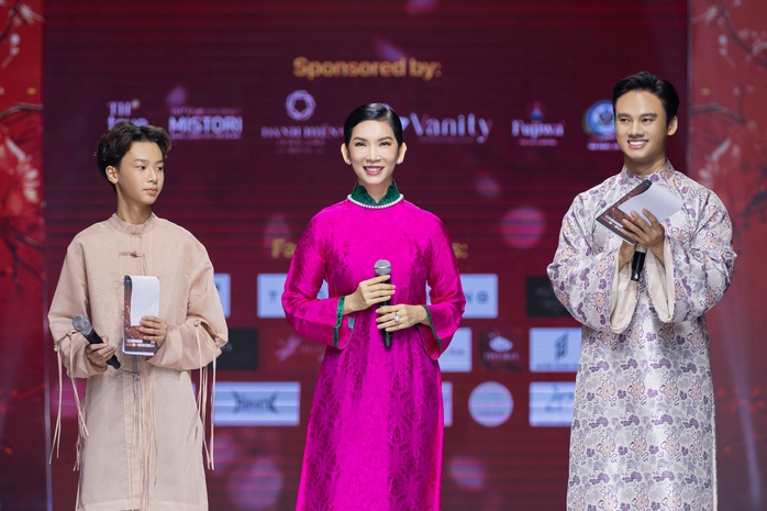 Siêu mẫu Xuân Lan không ngại "xin tiền" góp phần cứu chữa cho bệnh nhi khó khăn- Ảnh 1. Siêu mẫu Xuân Lan không ngại "xin tiền" góp phần cứu chữa cho bệnh nhi khó khăn- Ảnh 1.