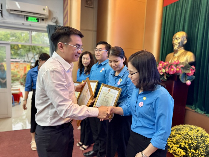 Đồng hành với đoàn viên - lao động- Ảnh 2. Đồng hành với đoàn viên - lao động- Ảnh 2.