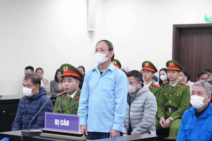 Hình ảnh cựu chủ tịch NXB Giáo Dục ra tòa vì nhận hối lộ 25 tỉ- Ảnh 2. Hình ảnh cựu chủ tịch NXB Giáo Dục ra tòa vì nhận hối lộ 25 tỉ- Ảnh 2.