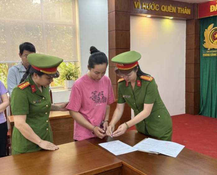 Công an TP HCM bắt giám đốc Công ty Kiến Lâm- Ảnh 2. Công an TP HCM bắt giám đốc Công ty Kiến Lâm- Ảnh 2.