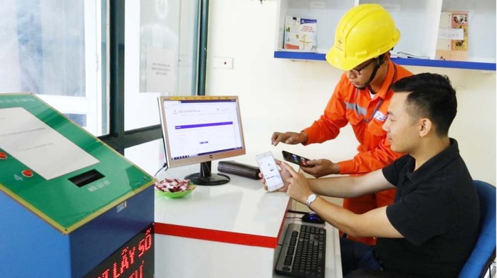 Người dân ngày càng hài lòng vì sự phục vụ tận tâm, chuyên nghiệp của ngành điện Người dân ngày càng hài lòng vì sự phục vụ tận tâm, chuyên nghiệp của ngành điện