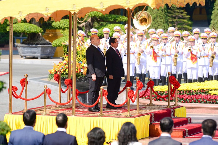 Thủ tướng Phạm Minh Chính chủ trì lễ đón Thủ tướng Nga- Ảnh 3. Thủ tướng Phạm Minh Chính chủ trì lễ đón Thủ tướng Nga- Ảnh 3.