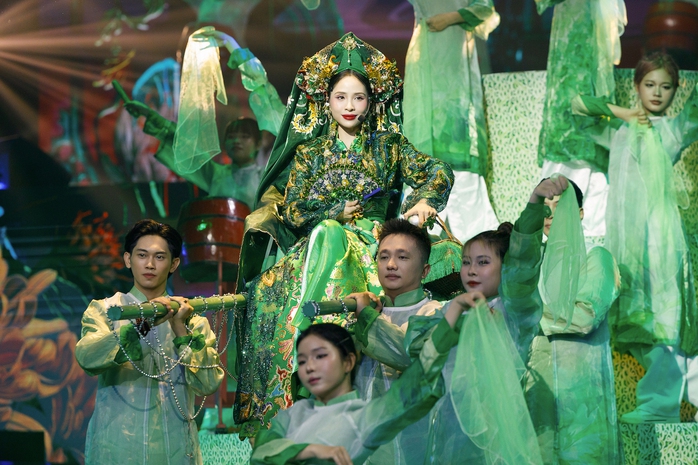Cách ca nương Kiều Anh "đỉnh nóc"- Ảnh 1. Cách ca nương Kiều Anh "đỉnh nóc"- Ảnh 1.