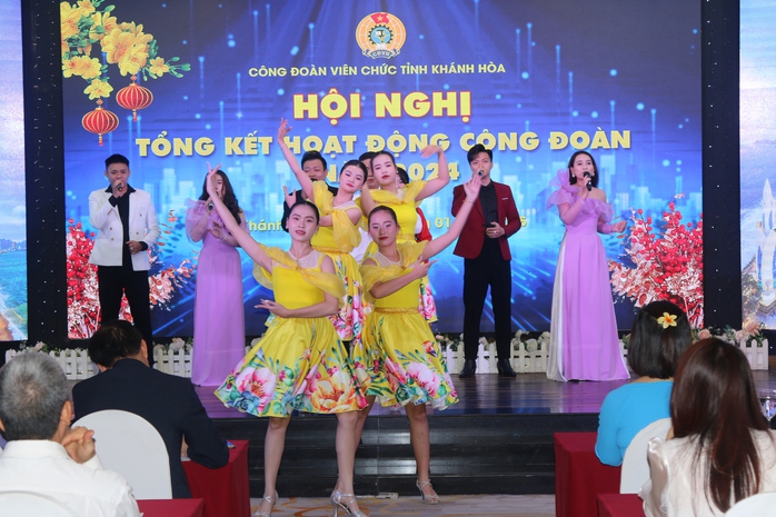 Công đoàn Viên chức Khánh Hòa tổ chức tốt các hoạt động chăm lo người lao động - Ảnh 1. Công đoàn Viên chức Khánh Hòa tổ chức tốt các hoạt động chăm lo người lao động - Ảnh 1.