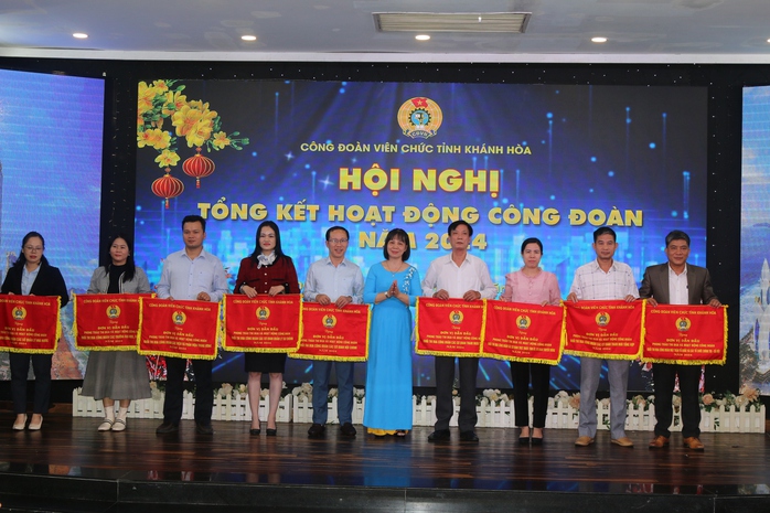 Công đoàn Viên chức Khánh Hòa tổ chức tốt các hoạt động chăm lo người lao động - Ảnh 3. Công đoàn Viên chức Khánh Hòa tổ chức tốt các hoạt động chăm lo người lao động - Ảnh 3.