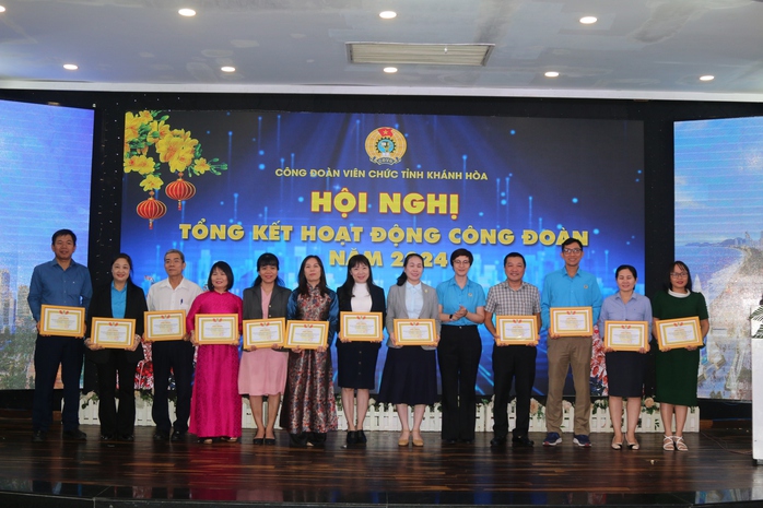 Công đoàn Viên chức Khánh Hòa tổ chức tốt các hoạt động chăm lo người lao động - Ảnh 4. Công đoàn Viên chức Khánh Hòa tổ chức tốt các hoạt động chăm lo người lao động - Ảnh 4.