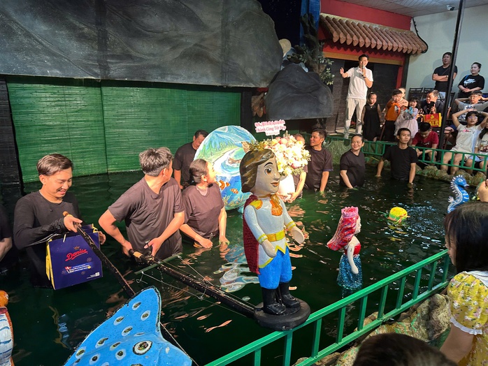 Nhà hát Nghệ thuật Phương Nam đón Tết với "Giấc mơ nàng tiên cá"- Ảnh 2. Nhà hát Nghệ thuật Phương Nam đón Tết với "Giấc mơ nàng tiên cá"- Ảnh 2.