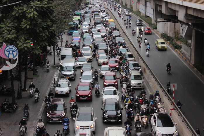 Thủ tướng: Ô nhiễm không khí, ùn tắc giao thông là vấn đề cấp bách tại Hà Nội- Ảnh 2. Thủ tướng: Ô nhiễm không khí, ùn tắc giao thông là vấn đề cấp bách tại Hà Nội- Ảnh 2.