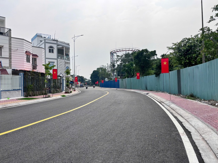 TP HCM: Khu vực Đầm Sen thay da đổi thịt với đường mới, rạch sạch- Ảnh 1. TP HCM: Khu vực Đầm Sen thay da đổi thịt với đường mới, rạch sạch- Ảnh 1.