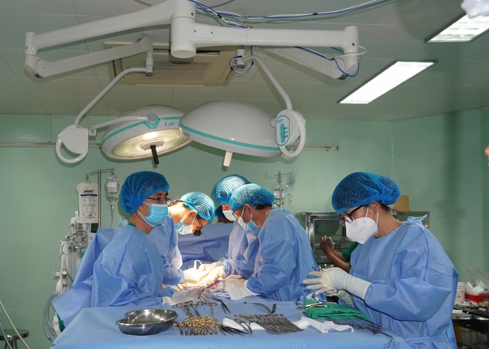 Ca ghép thận thứ 7 thành công tại miền Tây- Ảnh 2. Ca ghép thận thứ 7 thành công tại miền Tây- Ảnh 2.